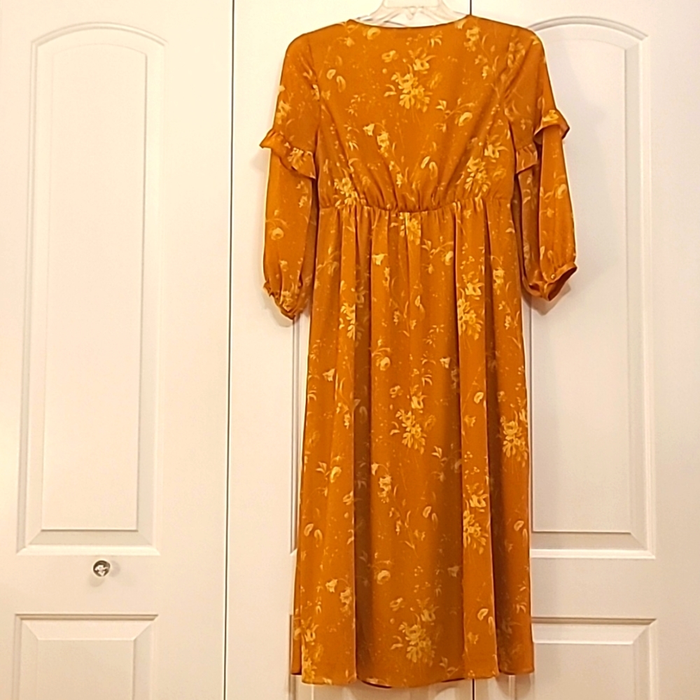 Ruffle-Sleeve Floral Button-Front Dress in Tonal Botanical Gold Yellow Size 2 - Picture 7 of 15